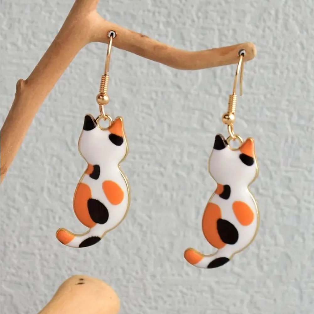 Enamel Cat Design Dangle Earrings